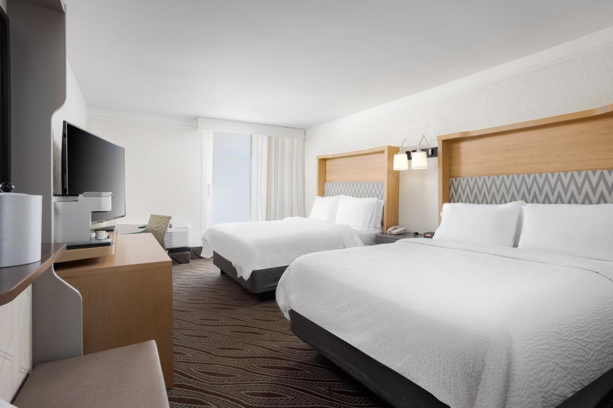 Holiday Inn Resort Oceanfront At Surfside Beach By Ihg Екстериор снимка